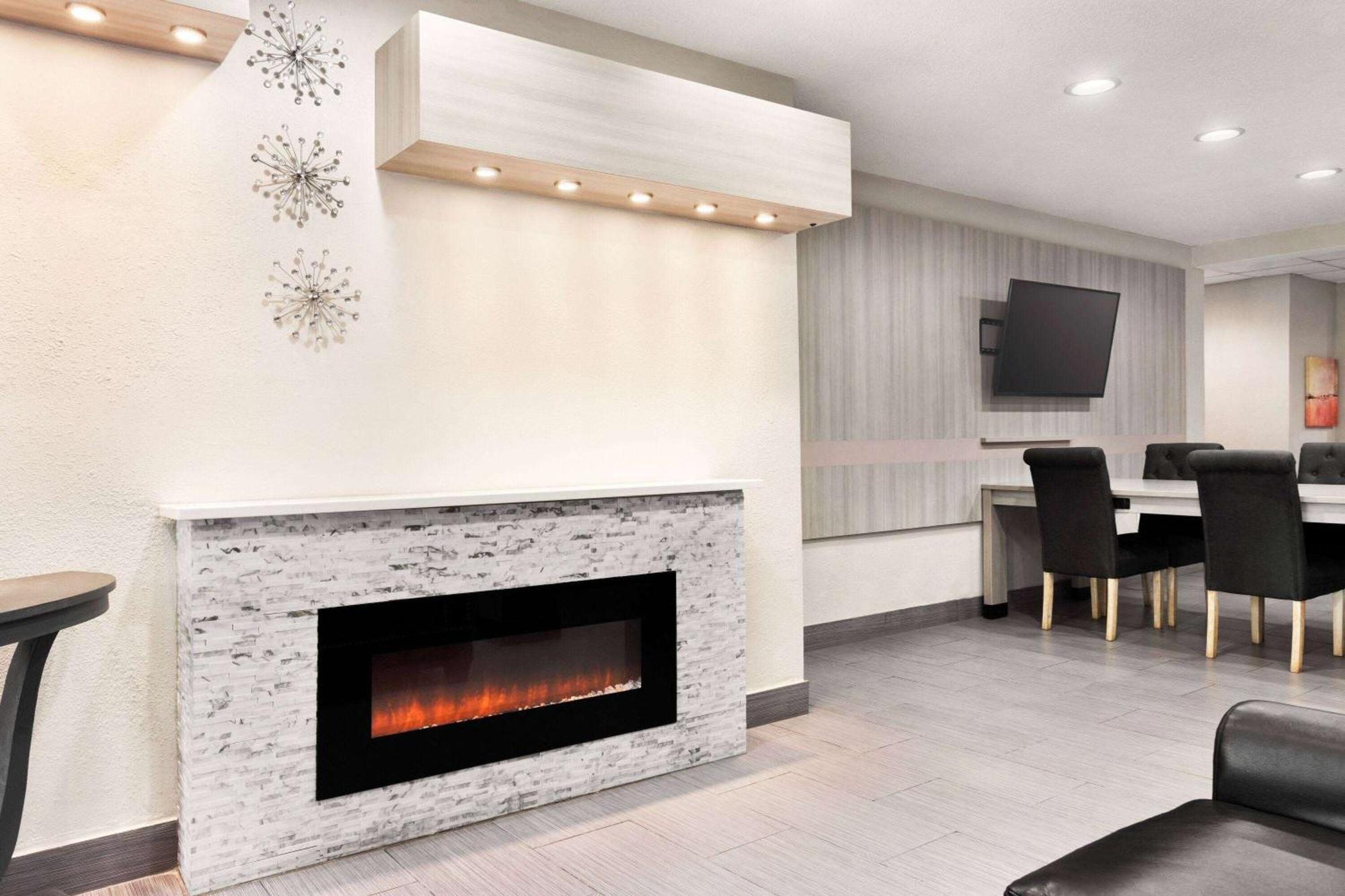 Microtel Inn & Suites By Wyndham Florence/Cincinnati Airpo Eksteriør billede